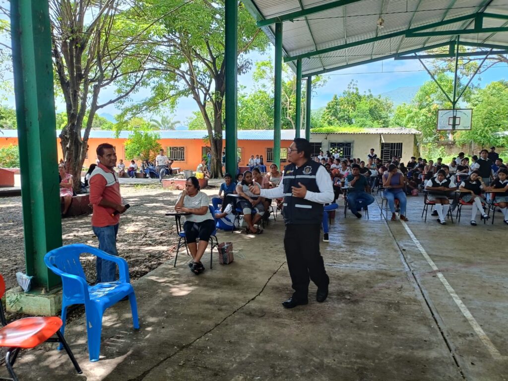 La SSPGRO realiza jornada de prevención del delito y adicciones en escuela de Colotlipa