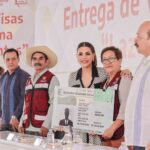Evelyn Salgado entrega visas del programa “Lazos Migrantes” para la región Norte en Taxco