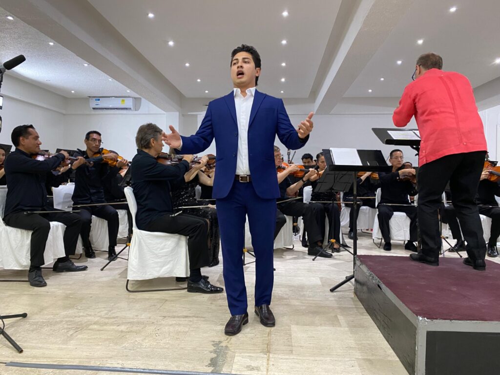 Exitoso concierto de la Filarmónica de Acapulco con el Tenor Acapulqueño Marco Mondragón