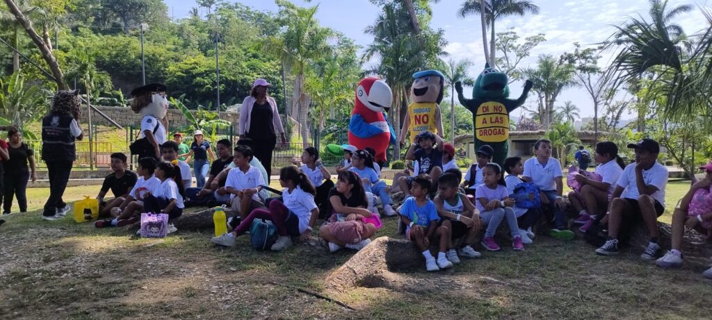 Inician los cursos de verano Papagayo 2025 con una divertida carrera de Botargas