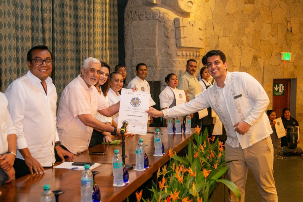 Gobierno de Guerrero reconoce el compromiso del sector turístico durante la entrega de Distintivos H a Grupo Mundo Imperial
