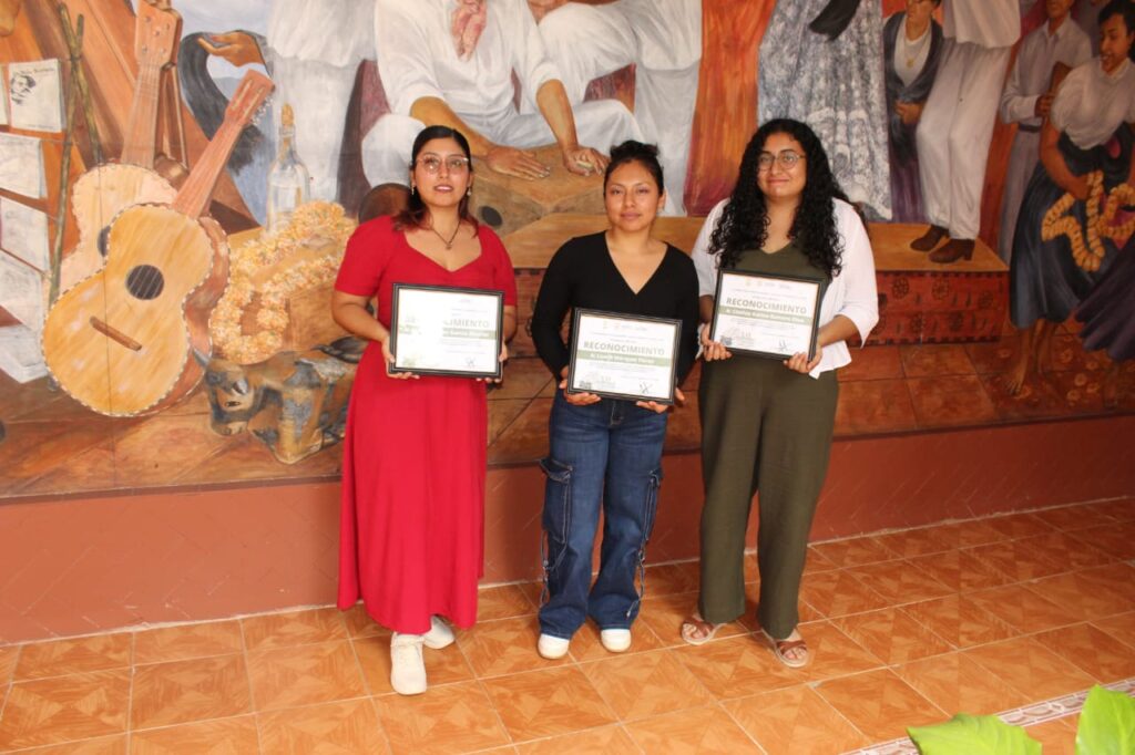 Reconocen a las ganadoras del Premio Estatal de Cuento, Poesía y Ensayo Literario Joven “Juventud que Transforma” 2025