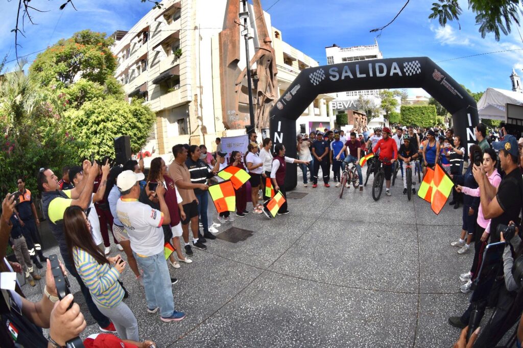 Rodada y Carrera por la Paz congrega a decenas de familias en Chilpancingo