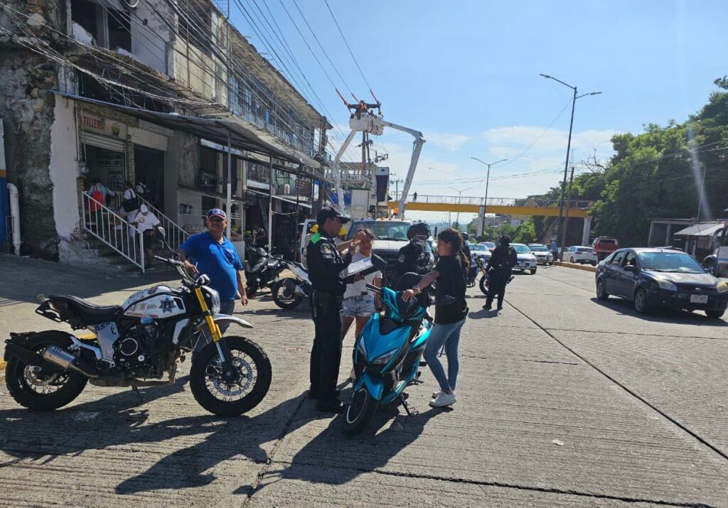 Fortalecen SSP Guerrero y SSPC el Operativo Casco Seguro en Acapulco