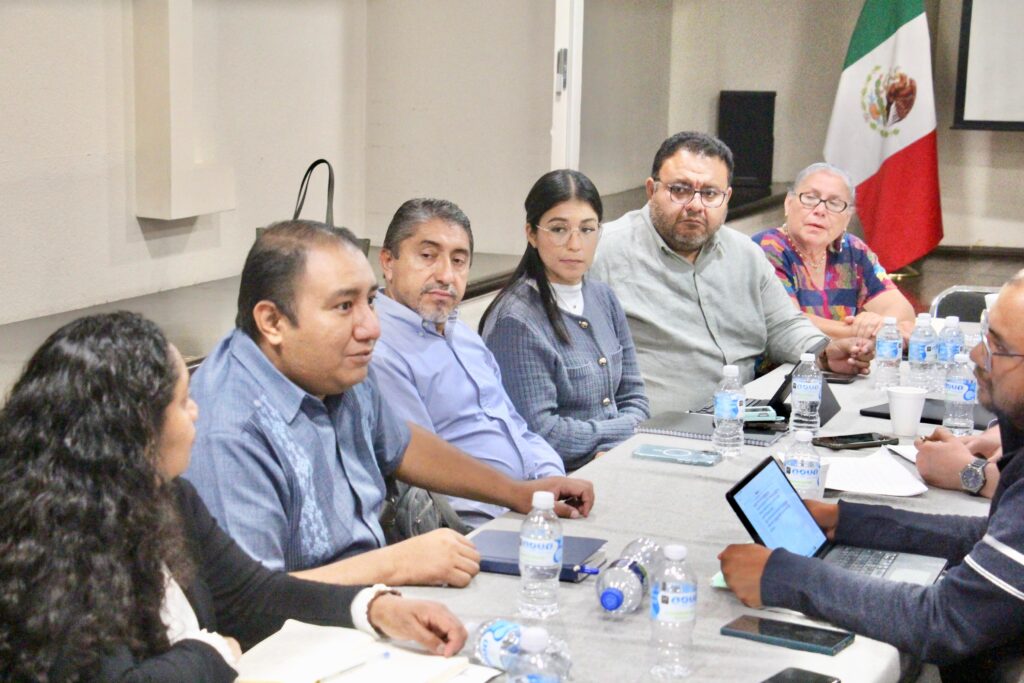 Gobierno de Evelyn Salgado garantiza atención inmediata y seguimiento a casos de desplazamiento forzado en Guerrero.