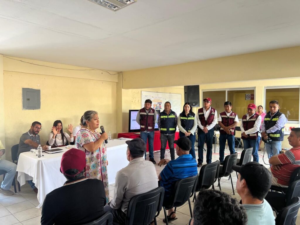 Capacita SDUOPOT a comités del Programa de Caminos Artesanales en la sierra de Tecpan de Galeana